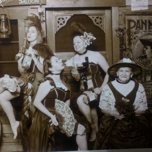 Meet your Posher, Monica